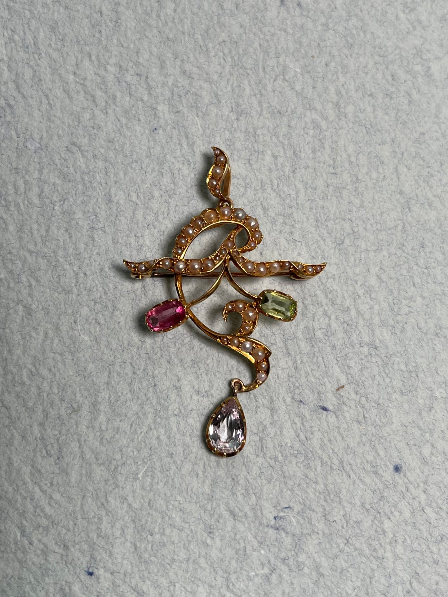 Antique Art Nouveau Lavalier in 15K Gold, with Peridot, Tourmaline, Topaz and Seed Pearls