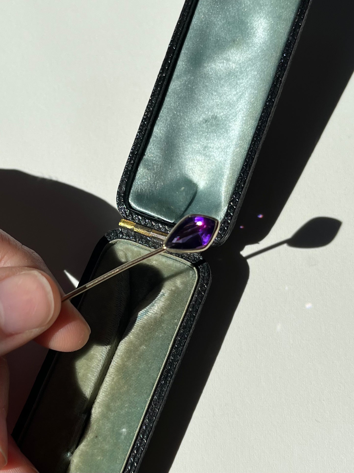 Antique 14K Yellow Gold Stick Pin with Kite-Shaped Amethyst