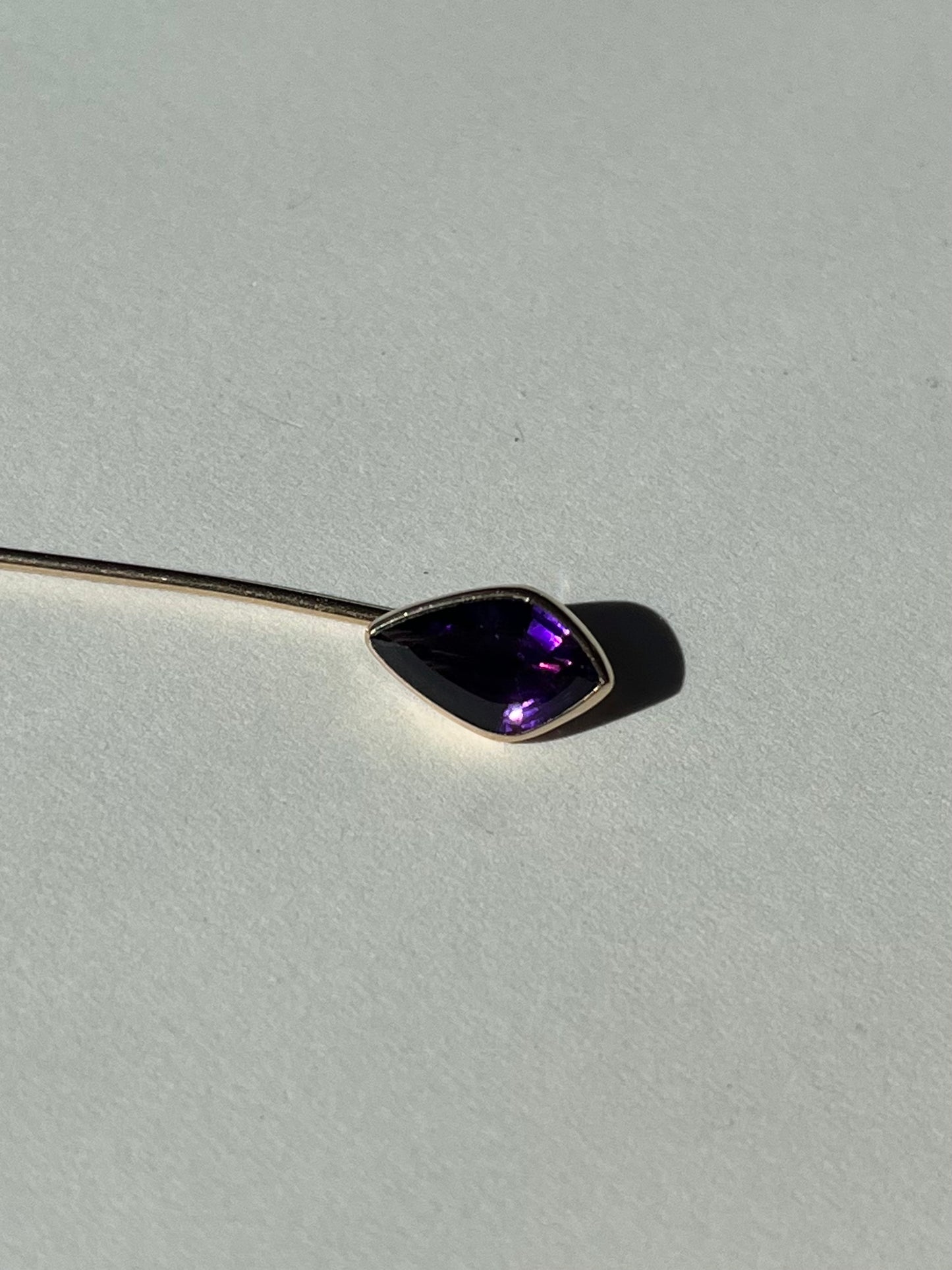 Antique 14K Yellow Gold Stick Pin with Kite-Shaped Amethyst
