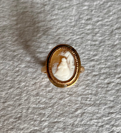 Antique gold cameo pinky ring