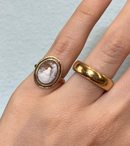 Antique gold cameo pinky ring