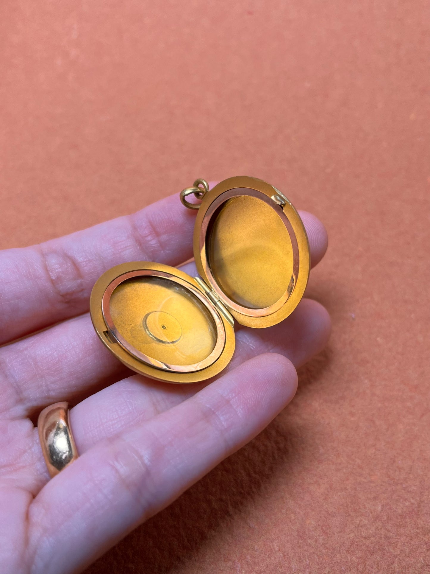 Antique Bloomed Gold Filled Plain Locket