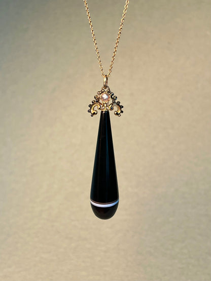 Victorian Banded Agate Natural Pearl and Taille D’épargne Enamel Torpedo Pendant