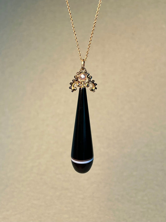 Victorian Banded Agate Natural Pearl and Taille D’épargne Enamel Torpedo Pendant