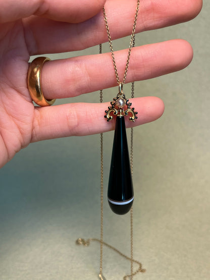 Victorian Banded Agate Natural Pearl and Taille D’épargne Enamel Torpedo Pendant