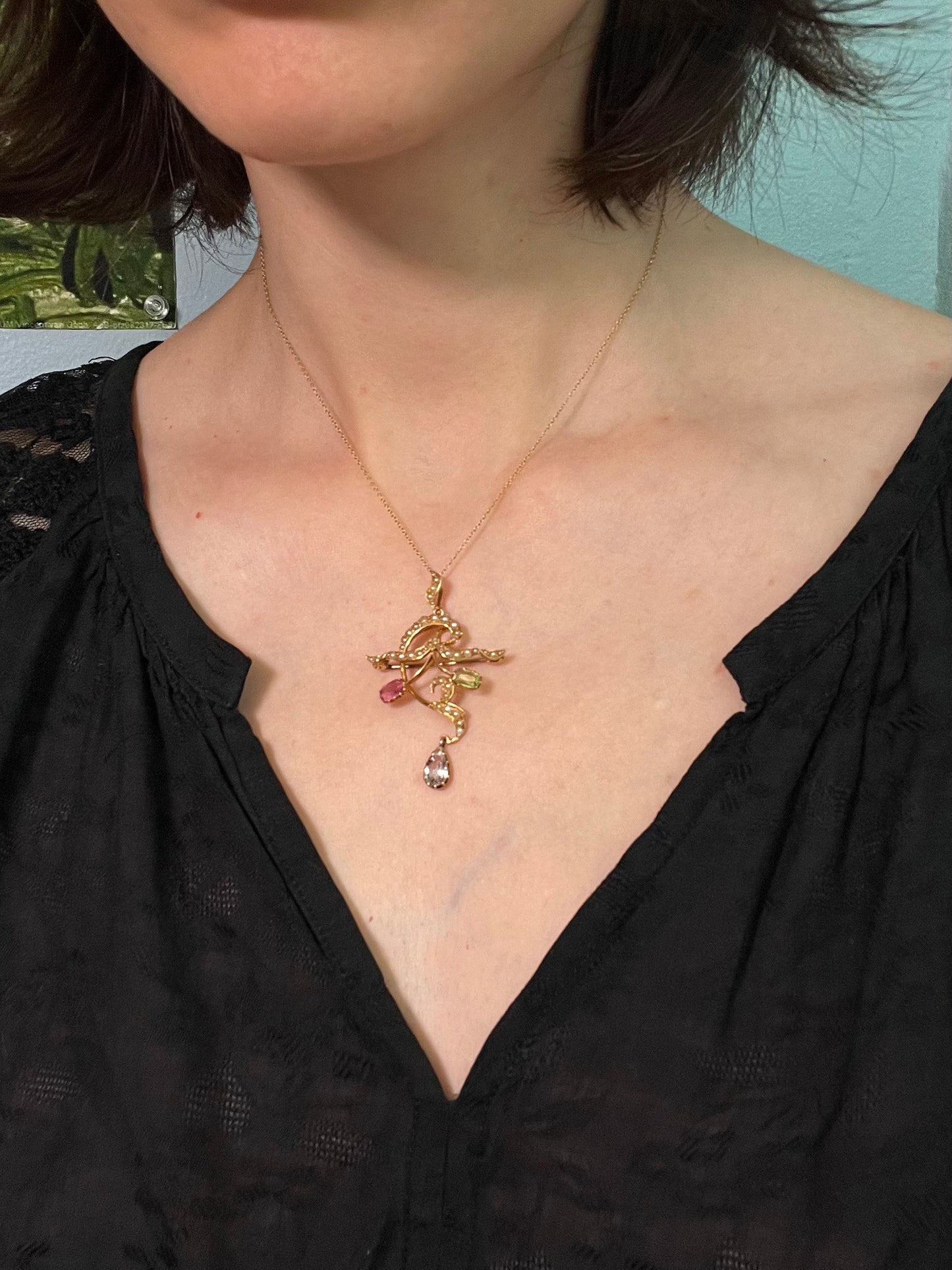 Antique Art Nouveau Lavalier in 15K Gold, with Peridot, Tourmaline, Topaz and Seed Pearls