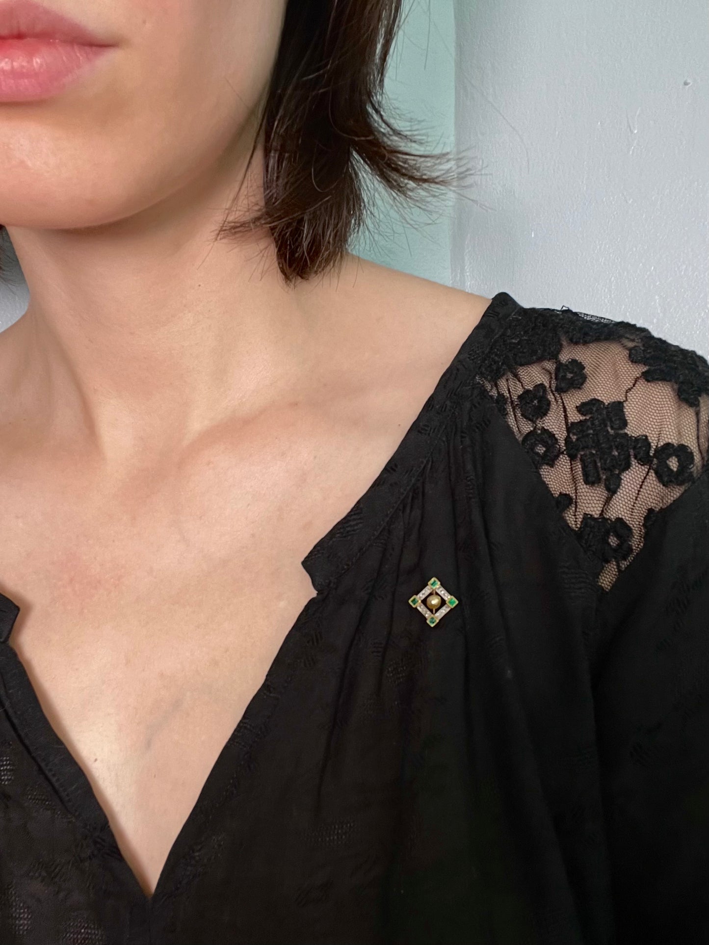 Antique Art Deco Stickpin in 14K and Platinum with Emeralds, Diamonds and Untested Pearl