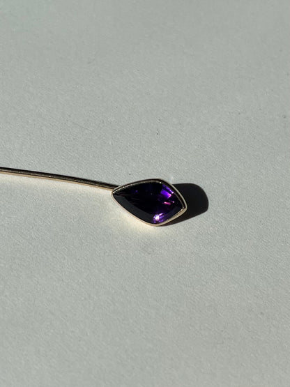 Antique 14K Yellow Gold Stick Pin with Kite-Shaped Amethyst