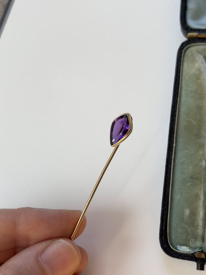 Antique 14K Yellow Gold Stick Pin with Kite-Shaped Amethyst